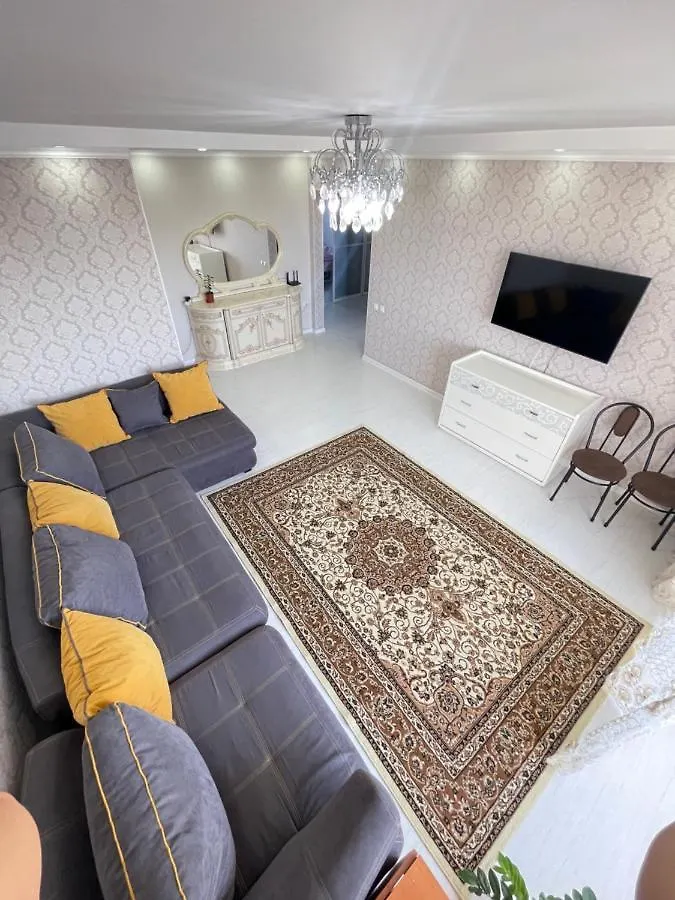 4Х Комнатная Apartman Asztana