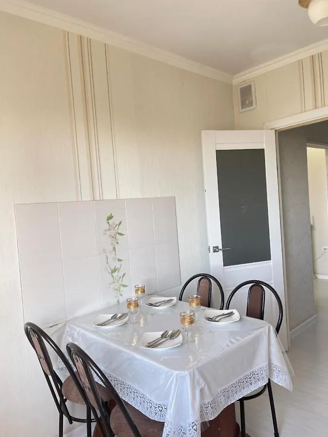 4Х Комнатная Apartman Asztana 0*,
